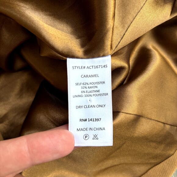 ASTR The Label Boyfriend Blazer in Camel Medium - Picture 6 of 10